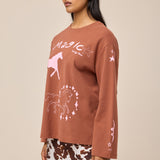 STORY TEE - HORSE MAGIC CHESTNUT