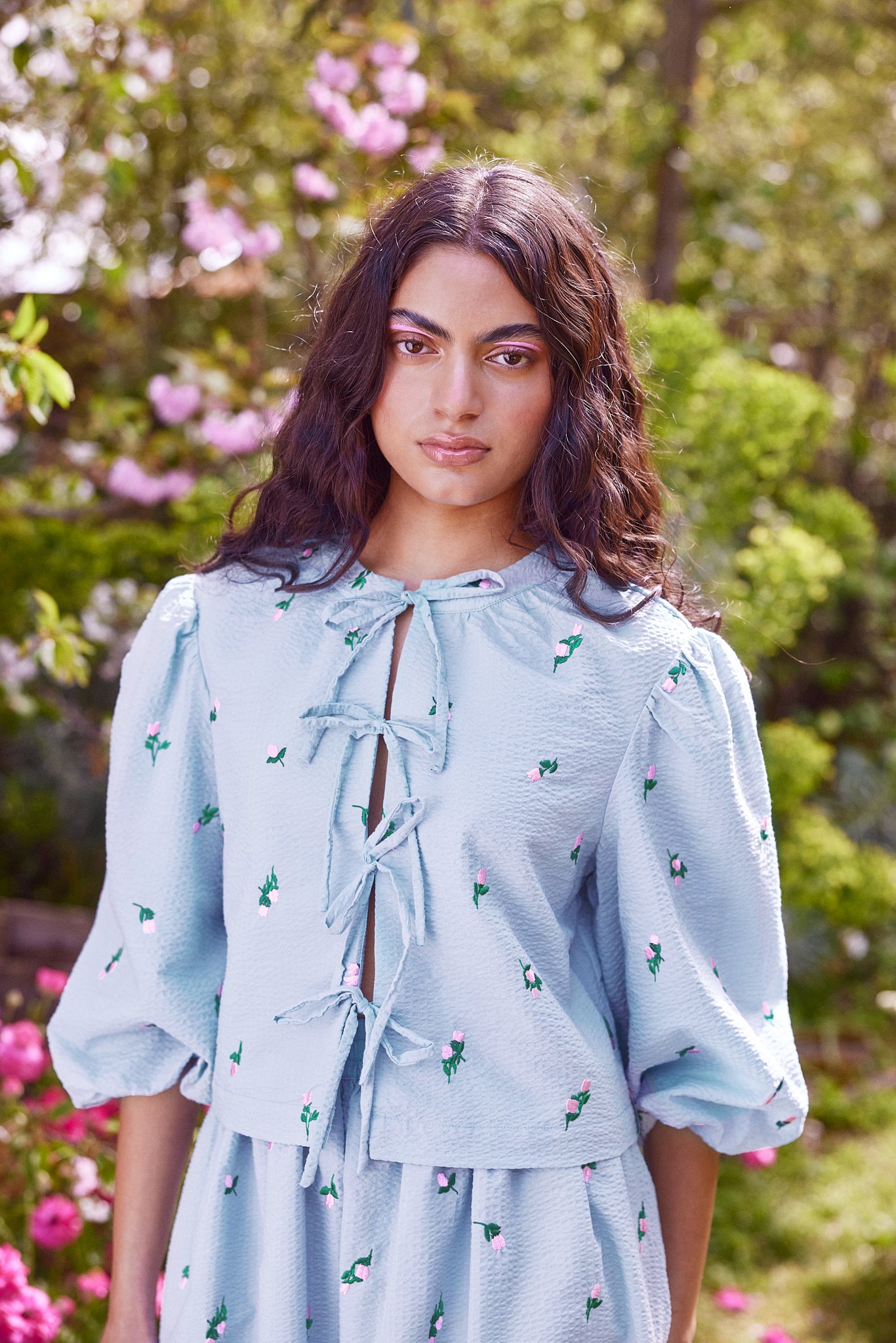 SUKI BLOUSE - BLUE ROSES – Variety Hour Studio